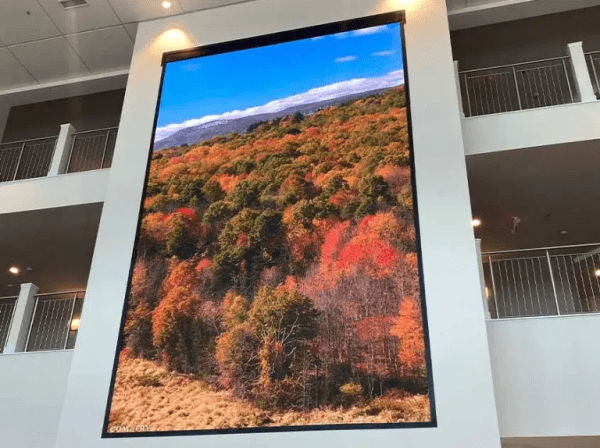 Giant LED TV - Hypervisual